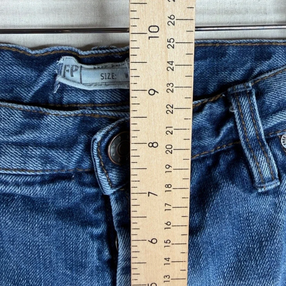 Free People Youthquake Crop Flare Jeans size 27 Blue Denim